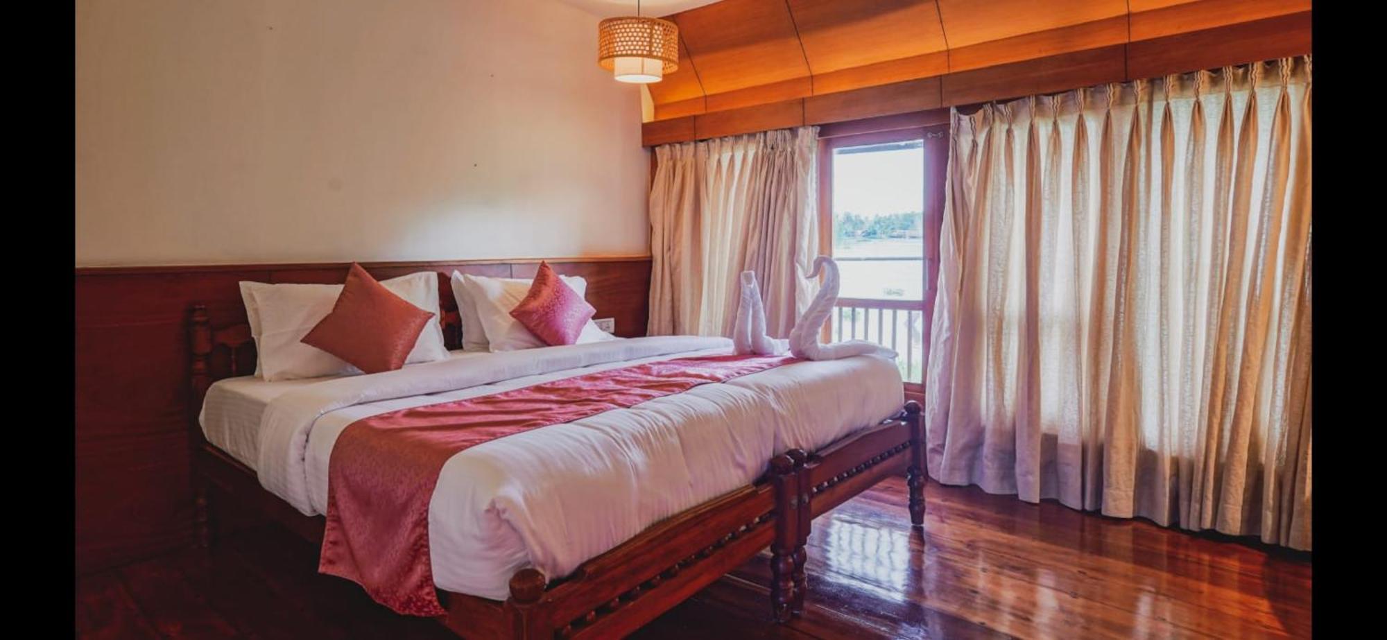 Victoria Houseboats Hotel Alappuzha Eksteriør billede