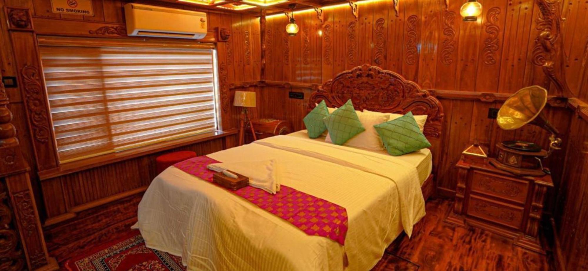Victoria Houseboats Hotel Alappuzha Eksteriør billede
